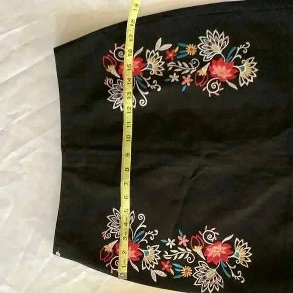 MI AMI MINI SKIRT women’s  Medium Black Flower Embroidered  Boho Colorful Skirt - Picture 4 of 9